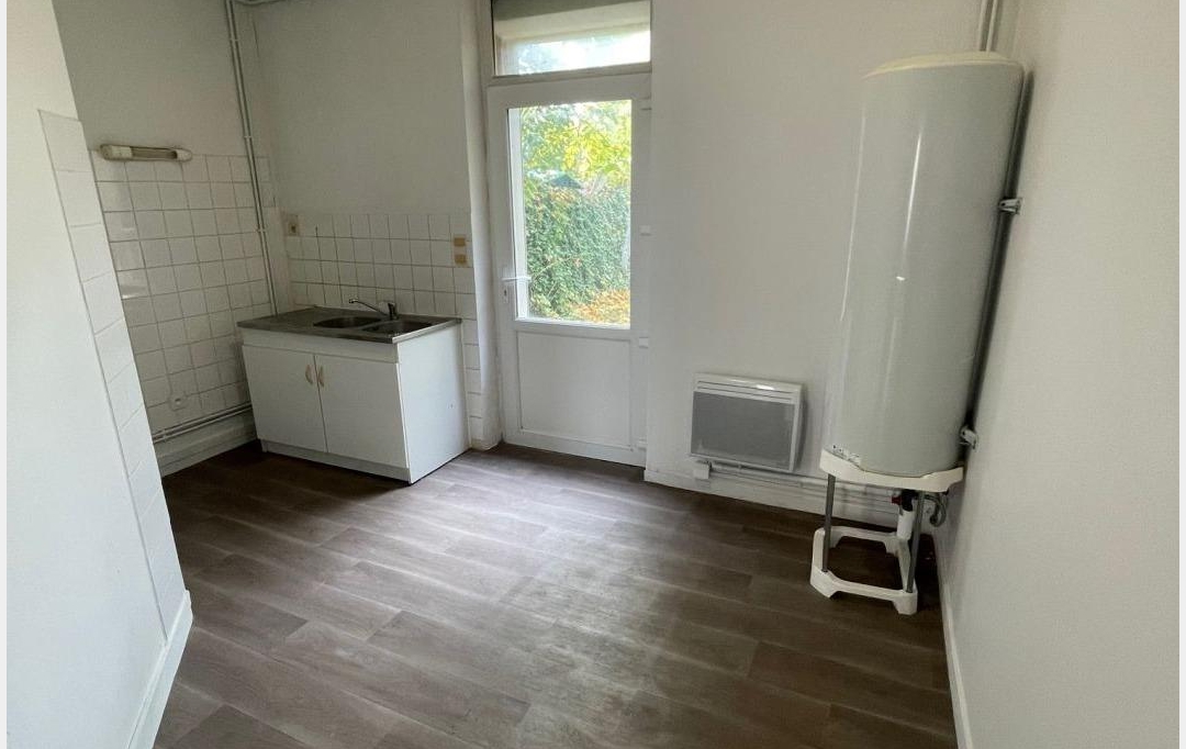 BOUTIN MATTHIAS : Maison / Villa | SAINT-YZAN-DE-SOUDIAC (33920) | 66 m2 | 520 € 