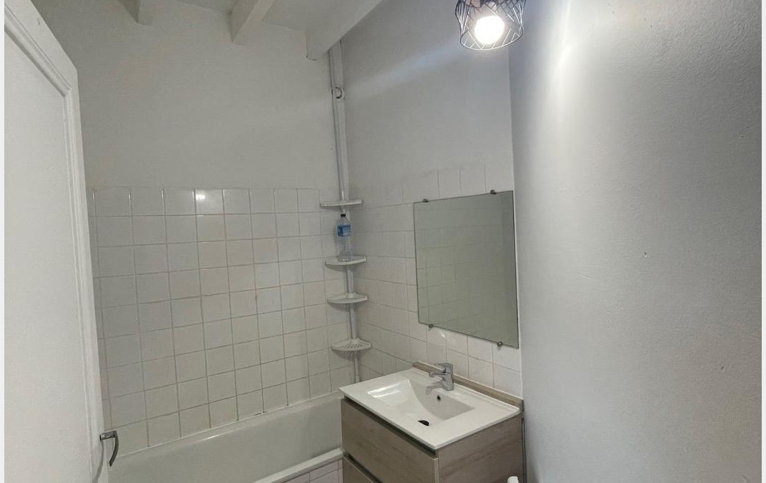 BOUTIN MATTHIAS : Maison / Villa | SAINT-YZAN-DE-SOUDIAC (33920) | 66 m2 | 520 € 