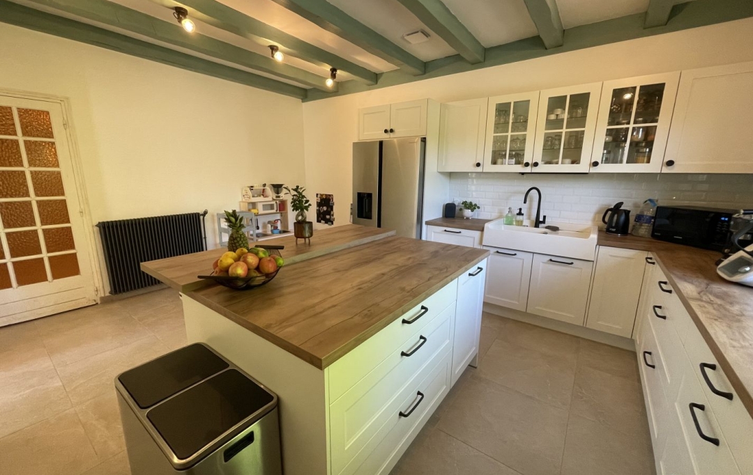 BOUTIN MATTHIAS : Maison / Villa | SAINTE-EULALIE (33560) | 186 m2 | 1 844 € 