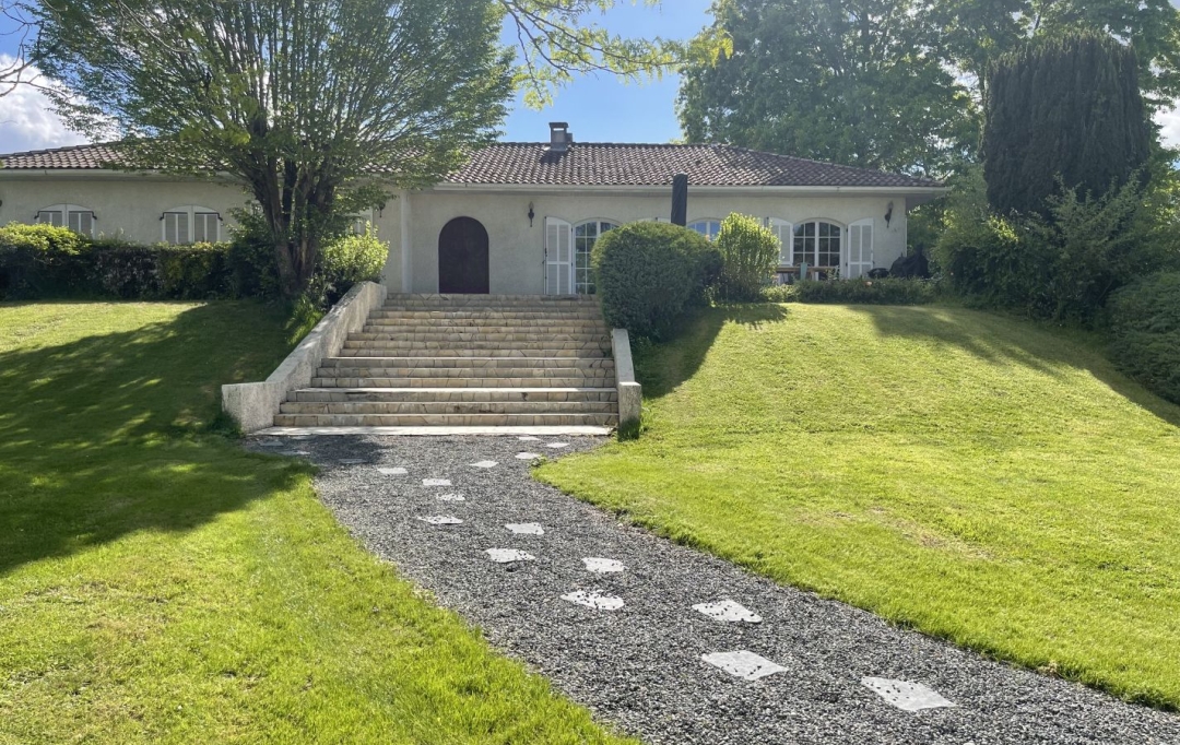 BOUTIN MATTHIAS : Maison / Villa | SAINTE-EULALIE (33560) | 186 m2 | 1 844 € 