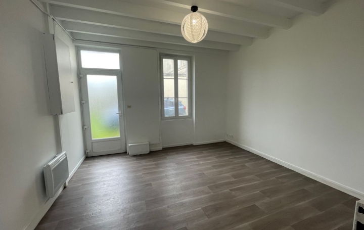 Maison   SAINT-YZAN-DE-SOUDIAC  66 m2 520 € 